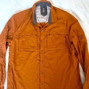 REI size large outdoors button up